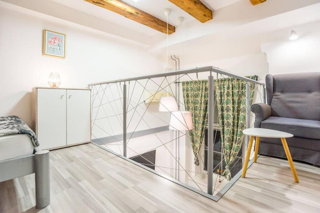 Apartma N'Poznam Tobacna Любляна Экстерьер фото